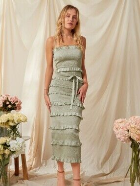 NWT V Chapman Lily Dress Ruffled Smocked Midi Dress in Sage****